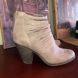 Fergalicious grey booties, size 7.